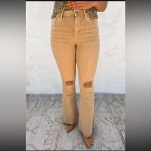 Vervet Bella High Rise Flare Jeans. Size 28 NWT!!